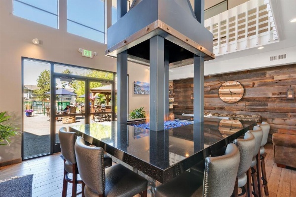 The Beach Retreat & Lodge at Tahoe image 13